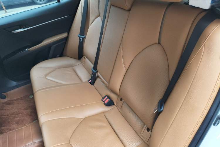 Used Toyota Camry 2023 2.0G Luxury Edition
