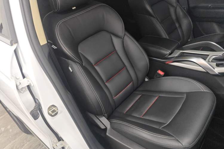 Used Geely Auto Emgrand X7 Sport 2018 1.8TD Automatic Two-Wheel Drive Smart Connect 4G Internet Edition Right Front Seat