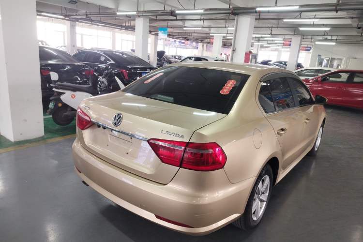 Used Volkswagen Lavida 2013 Revised Classic 1.6L Manual Fashion Edition