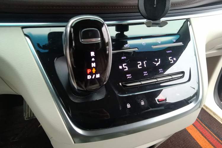 Used Buick GL8 2020 Land Business Class 652T Luxury Model Gear Lever