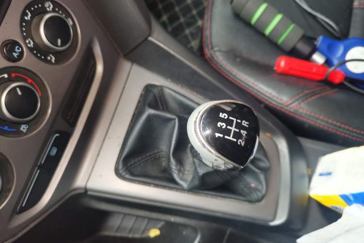 Used Ford Focus 2012 Sedan 1.6L Manual Comfort Model
