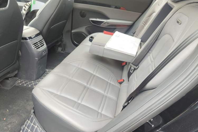 Used Hongqi Tiangong 08 2025 680 Ultra Four-Wheel-Drive Version Left Rear Seat