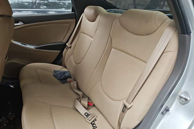 Used Hyundai Verna (older generation) 2010 Sedan 1.4L Automatic Comfort Model GS Left Rear Seat