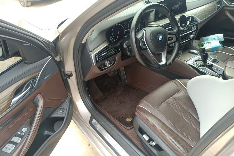 Used BMW 5 Series 2019 Facelifted 530Li Leading Edition Luxury Package Driver Seat