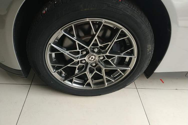 Used XPeng P7 2022 480 Standard Range Smart Drive Edition
