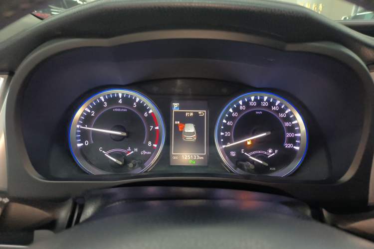 Used Toyota Highlander 2018 2.0T Four-Wheel Drive Luxury Edition 7 Seats China V Emission Standard
