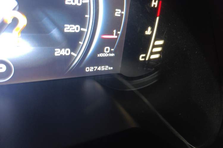 Used Geely Auto Emgrand X7 Sport 2018 1.8TD Automatic Two-Wheel Drive Smart Connect 4G Internet Edition