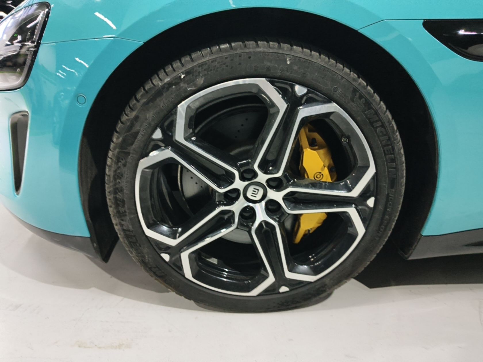 Xiaomi Auto SU7 2024 Four-Wheel Drive Ultra-Long Range Advanced Intelligent Driving Max Edition — снимка 10