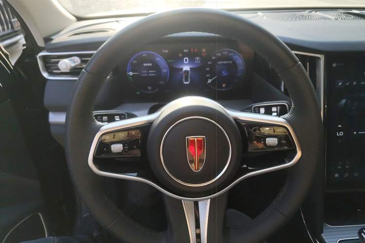 Used Hongqi HS7 PHEV 2024 2.0T PHEV Four-Wheel Drive Flagship Edition 6 Seats Steering Wheel