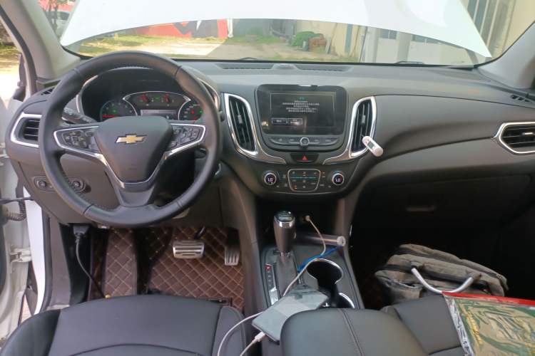 Used Chevrolet Equinox 2017 550T Automatic All-Wheel-Drive Top-Tier Version