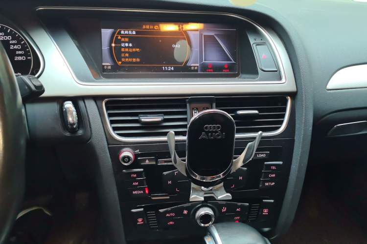 Used Audi A4L 2013 35 TFSI Automatic Standard Model Audio And AC Panel