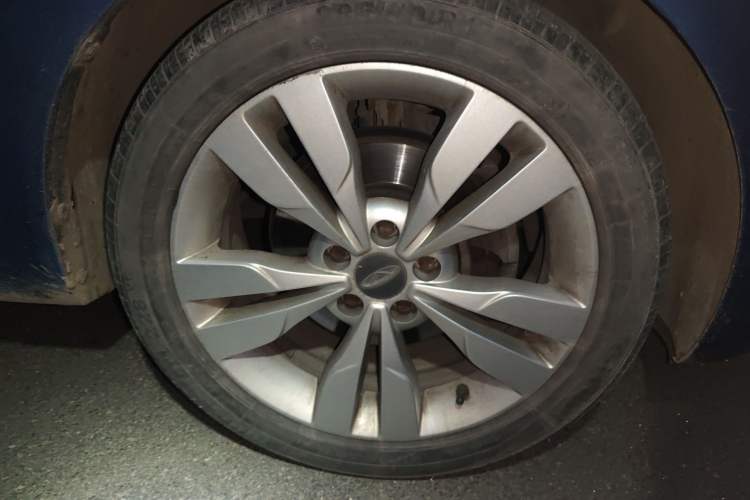 Used Chery Arrizo 5 2016 1.5L Manual Lingchao Edition Right Front Wheel Hub