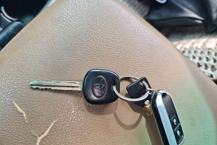 Used Toyota Highlander 2012 2.7L Two-Wheel Drive 7-Seater Luxury Edition
