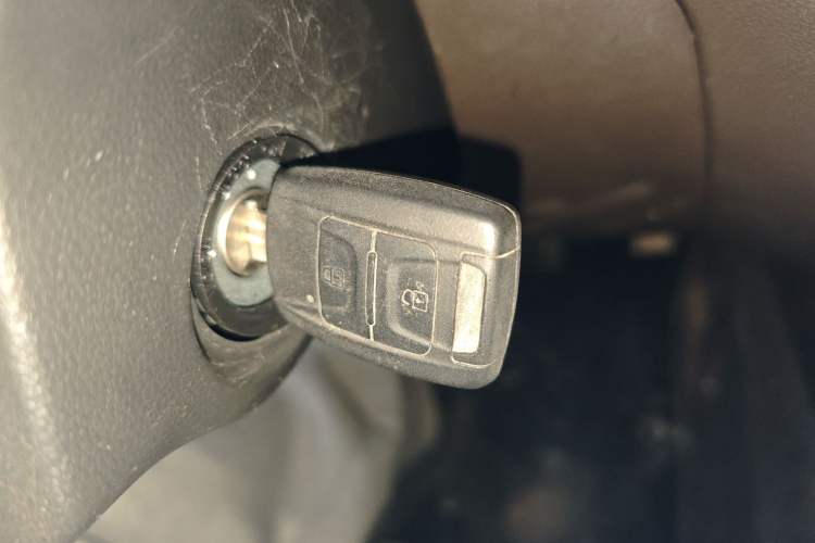 Used Wuling Hongguang V 2022 1.5L Enjoy Edition Electric-Powered LAR Vehicle Key