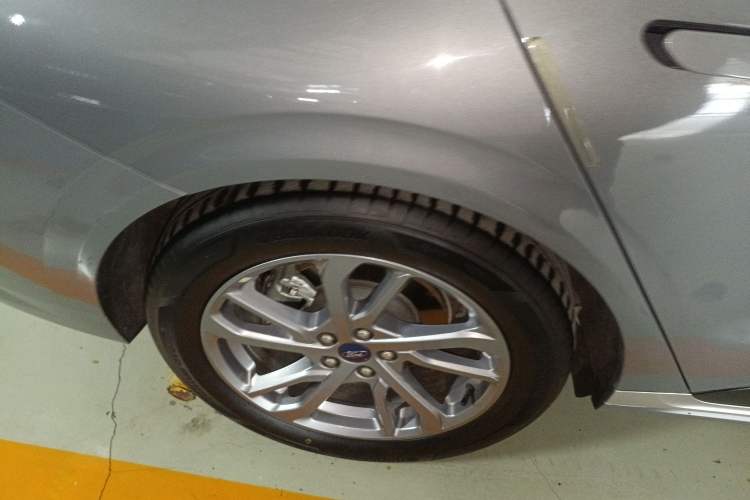 Used Ford Mondeo 2023 EcoBoost 180 Luxury Model Right Rear Wheel Hub