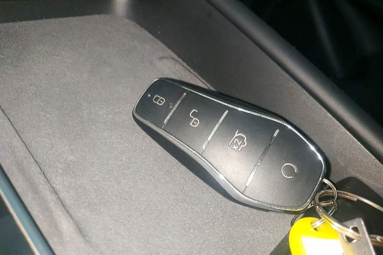 Used BYD Seal 06 New Energy 2025 DM-i Smart Drive 120KM Deluxe Model Vehicle Key