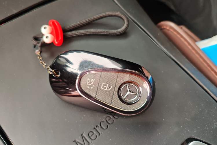 Used Mercedes-Benz C-Class 2025 Facelift C 260 L Sport Edition Vehicle Key