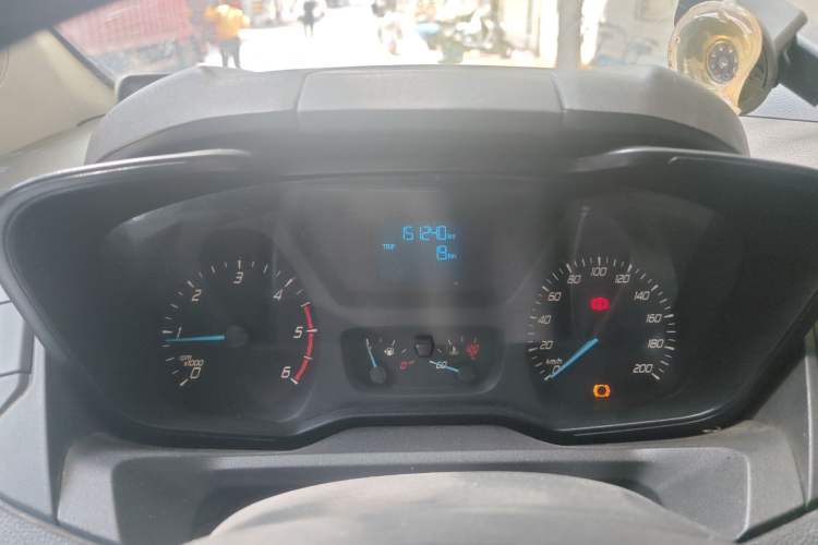 Used Ford Transit 2017 2.0T Diesel Van Short Wheelbase Low Roof China V Standard Odometer Close Up