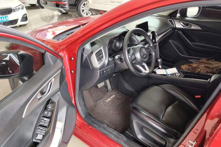 Used Mazda 3 Axela 2017 Sedan 1.5L Automatic Luxury Model China VI Standard