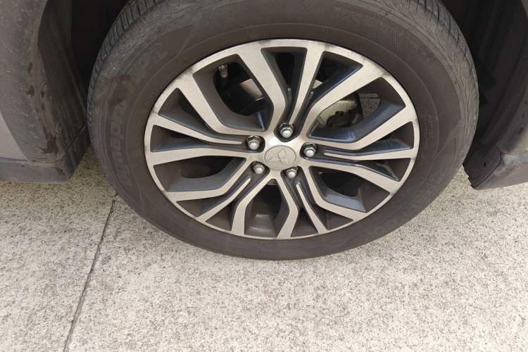 Used Mitsubishi Outlander 2018 2.4L 4x4 Luxury Edition 7-Seater
