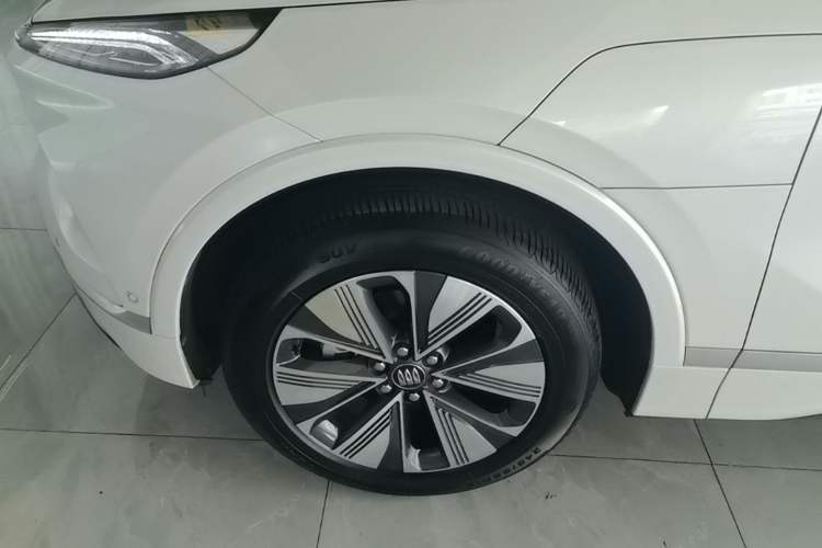 Used Buick E5 2025 Model 620KM Prestige Edition