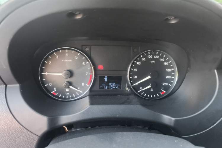 Used JAC Refine M3 2015 Maker Edition 1.6L Luxury Smart Version