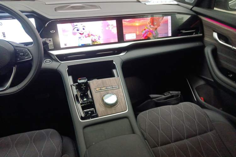 Used Geely Auto Monjaro L 2025 Dongfang Yao 2.0TD Automatic Lanxing Edition Audio And AC Panel