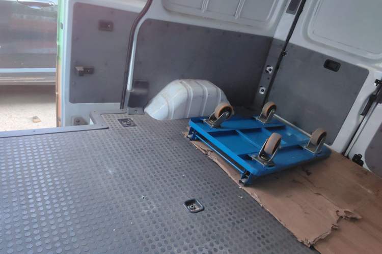 Used JMC Transit 2019 2.8T Commercial Version Short Wheelbase Mid-Roof 3-Seater China VI Standard JX493