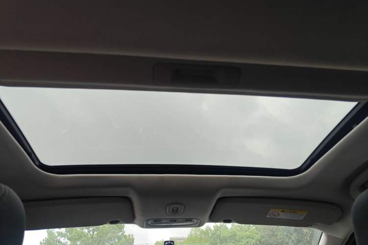 Used Venucia T70 2015 2.0L CVT Smart Edition Headliner