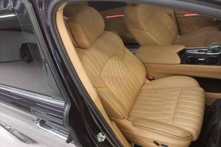 Used VOYAH Dream 2024 PHEV Ultra-Long Range Flagship Edition Right Front Seat