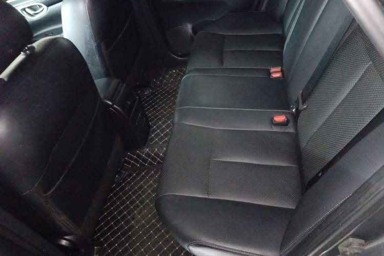 Used Nissan Sylphy 2019 1.6XV CVT Smart Connect Luxury Edition China VI Standard Left Rear Seat