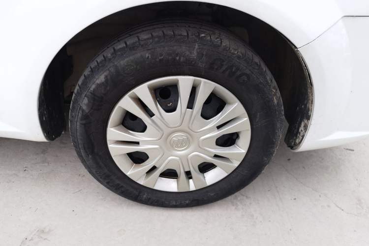 Used Buick Excelle 2015 1.5L Automatic Classic Model Right Front Wheel Hub