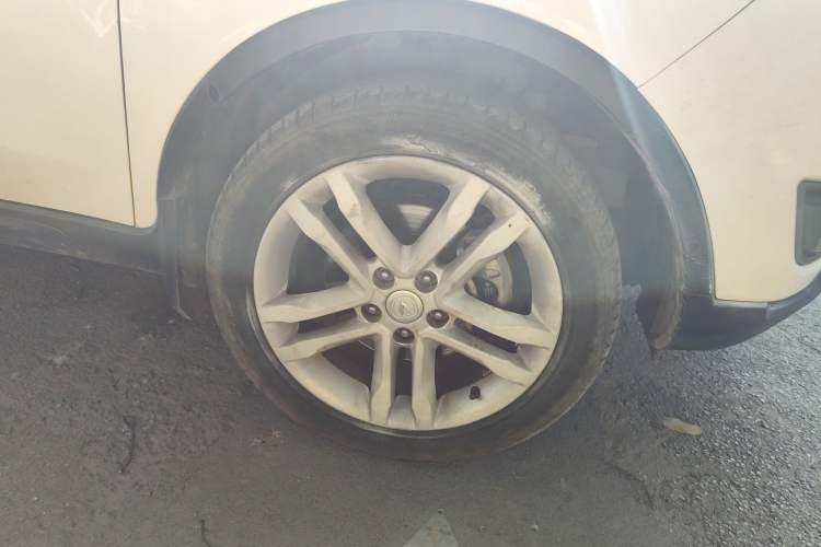 Used CHANGAN CS35 2017 1.6L Manual Luxury Model Right Front Wheel Hub