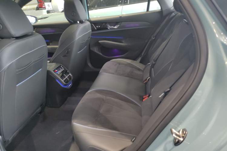 Used Volkswagen Passat 2025 Pro 380TSI Starry Dragon Luxury Edition
