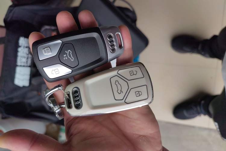 Used Audi A4L 2019 40 TFSI Ambition China VI Vehicle Key