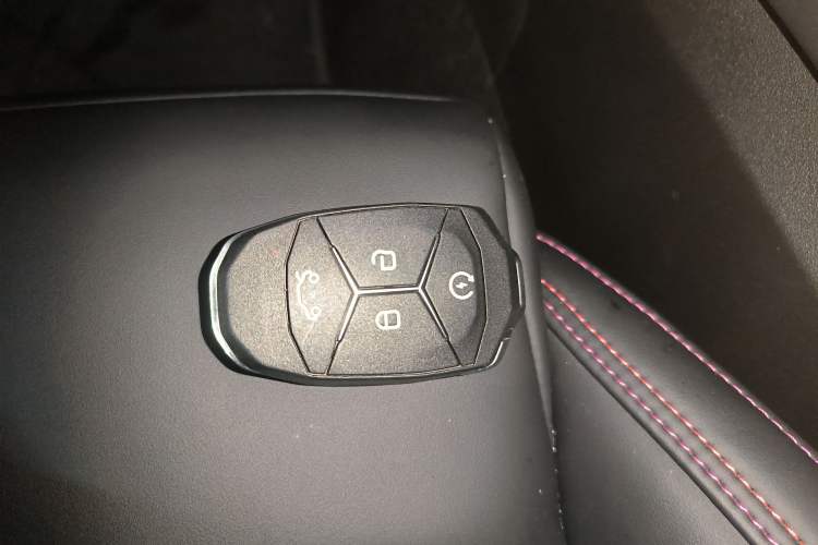 Used Lynk & Co 02 2022 1.5T DCT Shine Plus Vehicle Key