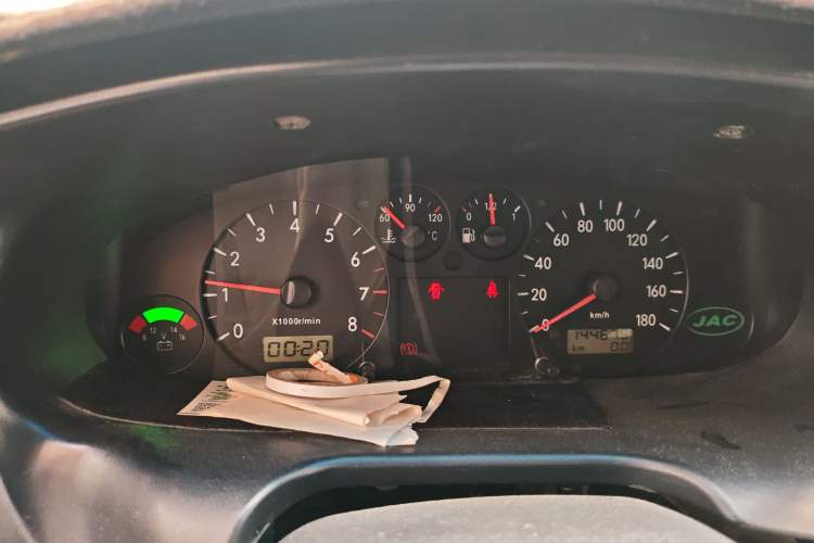 Used JAC Group Refine 2011 2.0L Shuttle Gasoline Comfort Edition HFC4GA3 Instrument Cluster