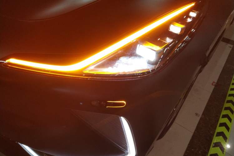 Used IM LS7 2023 90 kWh Elite All-Wheel-Drive Version
