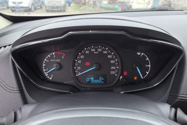 Used Ford Escort 2015 1.5L Automatic Fashion Model Instrument Cluster