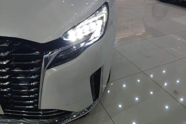 Used Buick GL8 2023 ES Lu Zun Deluxe Model
