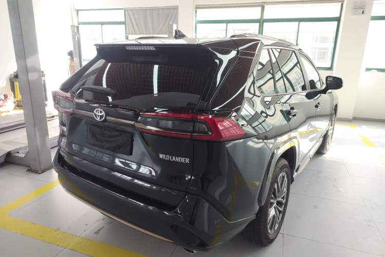 Used Toyota Wildlander 2024 2.0L CVT Two-Wheel Drive Leading Edition
