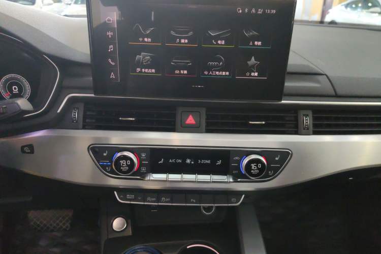 Used Audi A4L 2022 40 TFSI Fashion Dynamic Model
