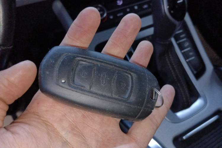 Used Geely Auto Emgrand X7 Sport 2016 1.8TD Automatic ZhiZun Version Vehicle Key