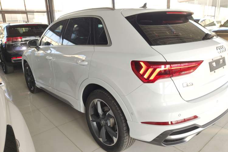 Used Audi Q3 2021 35 TFSI Fashion Dynamic Model

