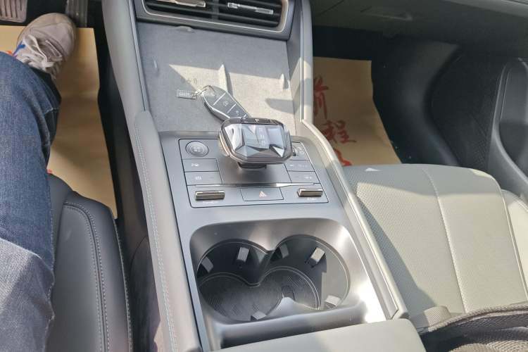 Used BYD Qin L 2025 DM-i Smart Drive 120KM Superior Model
