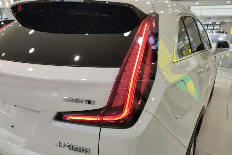 Used Cadillac XT4 2018 28T Two-Wheel Drive Leading Version