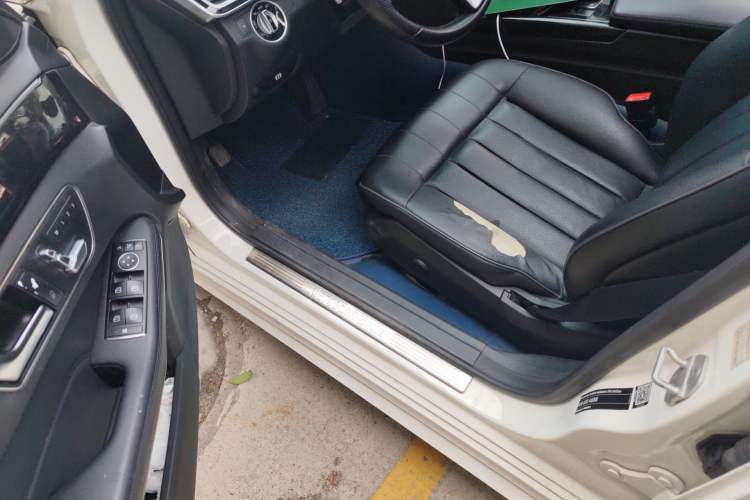 Used Mercedes-Benz E-Class 2015 E 260 L Sport & Fashion Model
