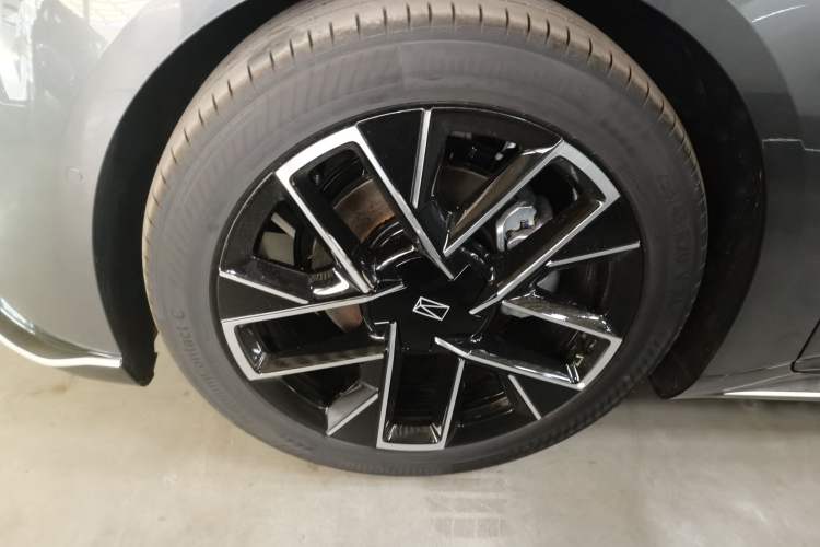 Used Avatr 06 2025 Max All-Electric Version
