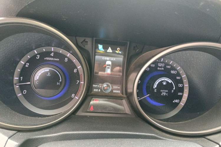 Used CHANGAN CS75 2014 2.0L Manual Luxury Version China IV Standard
