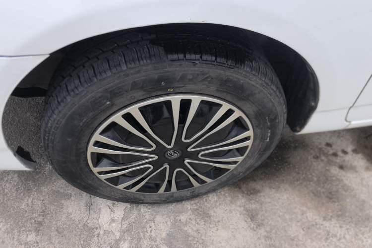 Used BYD F3 2012 Energy-Saving Model 1.5L Manual Comfort Version Left Front Wheel Hub